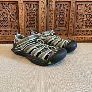 Kids Keen Hiking Shoes